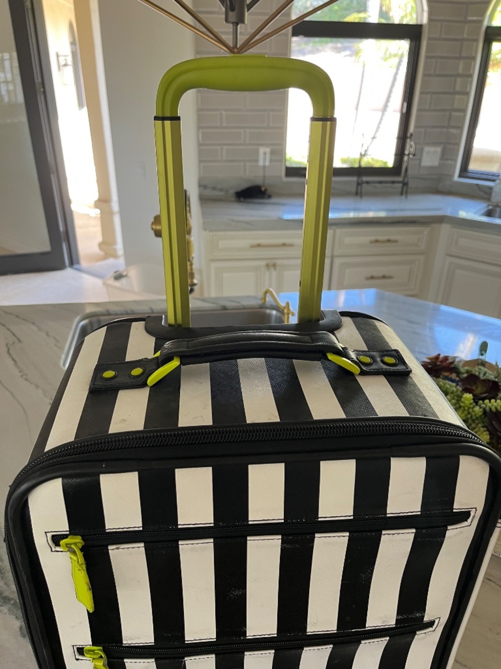 Henri Bendel  Black/white Stripe Roller bag/ Carry on - Picture 9 of 9